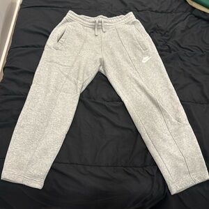 Nike Men’s Tapered jogger